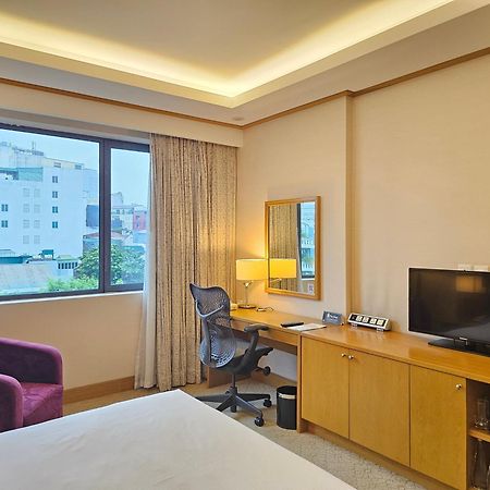 Hilton Garden Inn Hanoi Bagian luar foto