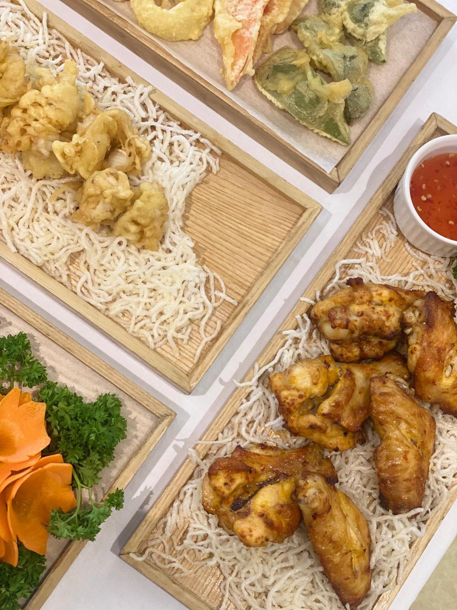 Hilton Garden Inn Hanoi Bagian luar foto