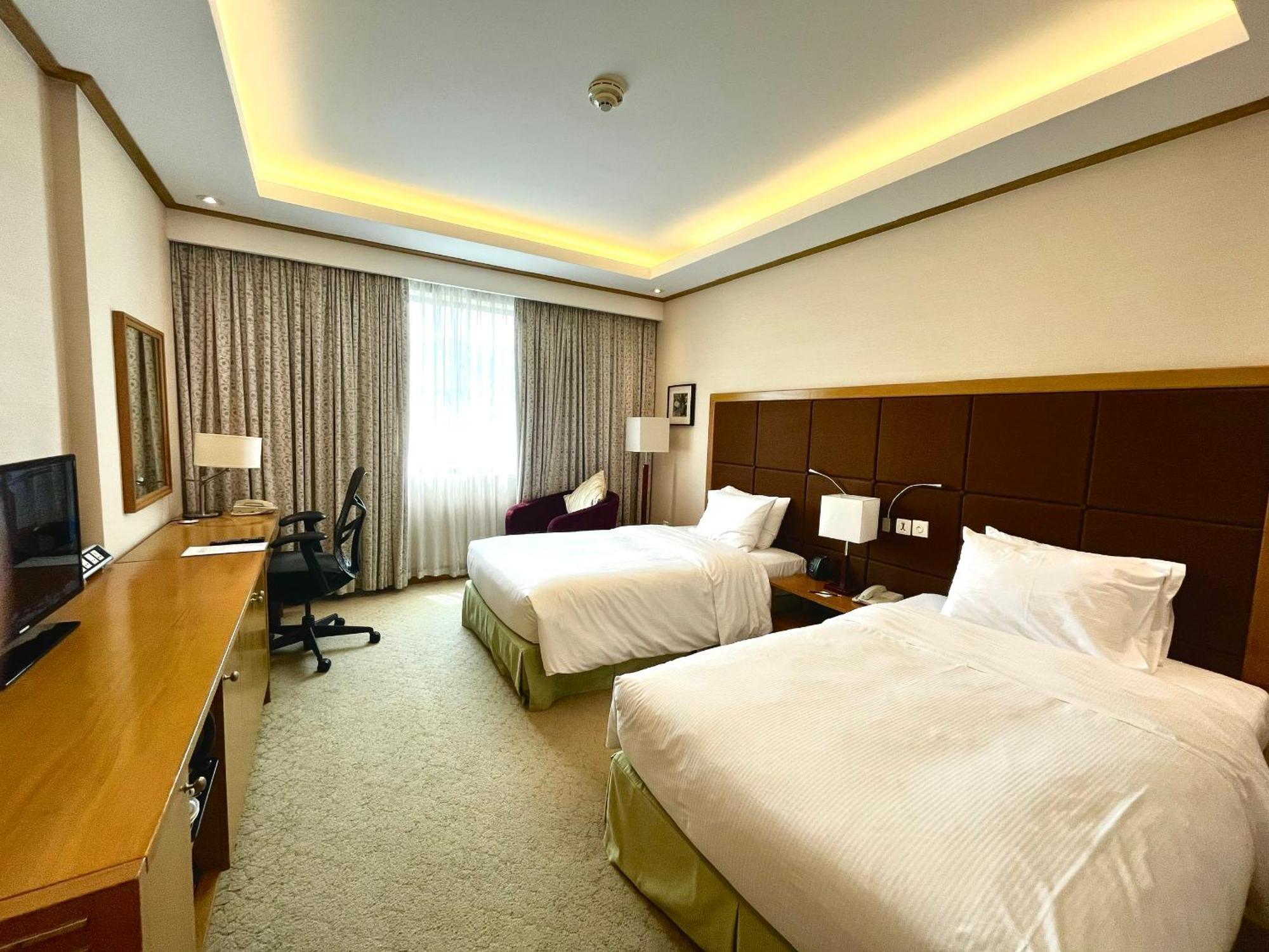 Hilton Garden Inn Hanoi Bagian luar foto
