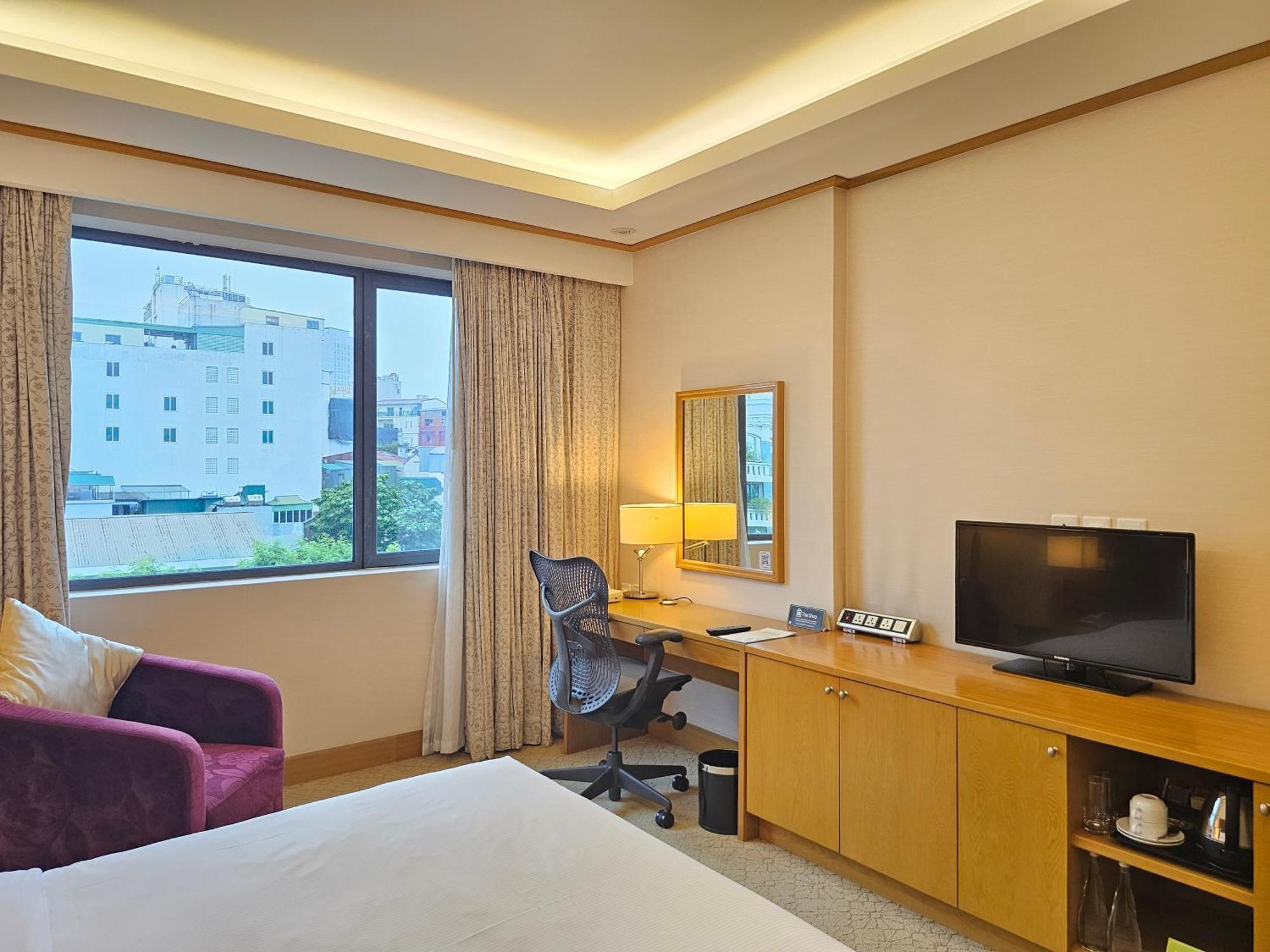 Hilton Garden Inn Hanoi Bagian luar foto