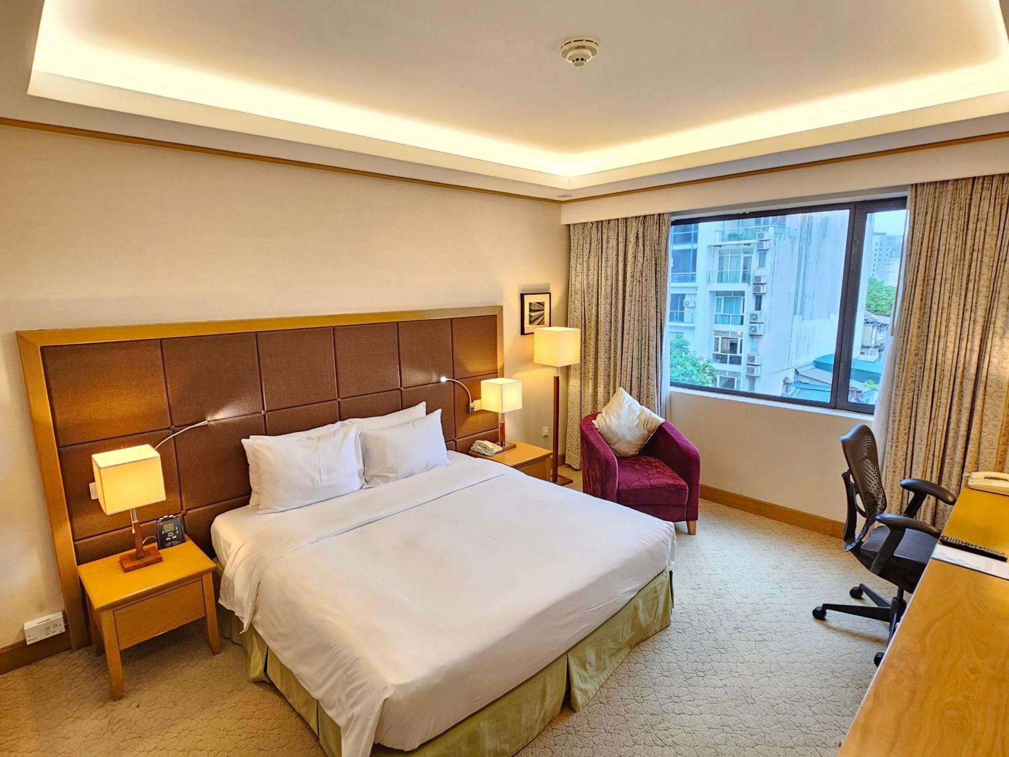 Hilton Garden Inn Hanoi Bagian luar foto